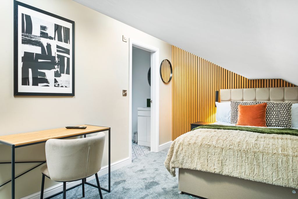 Property photo 2 of 9