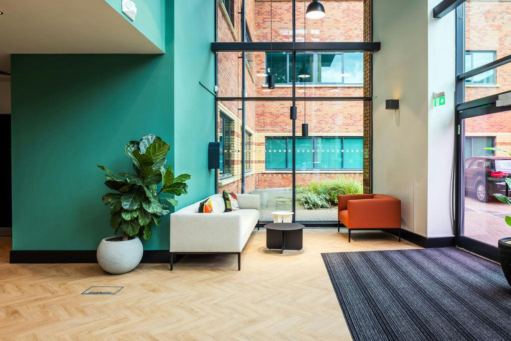 Property photo 3 of 13 Quinton Building 911 Retouched.Jpg