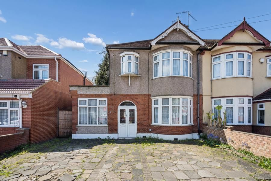 Property photo 1 of 11