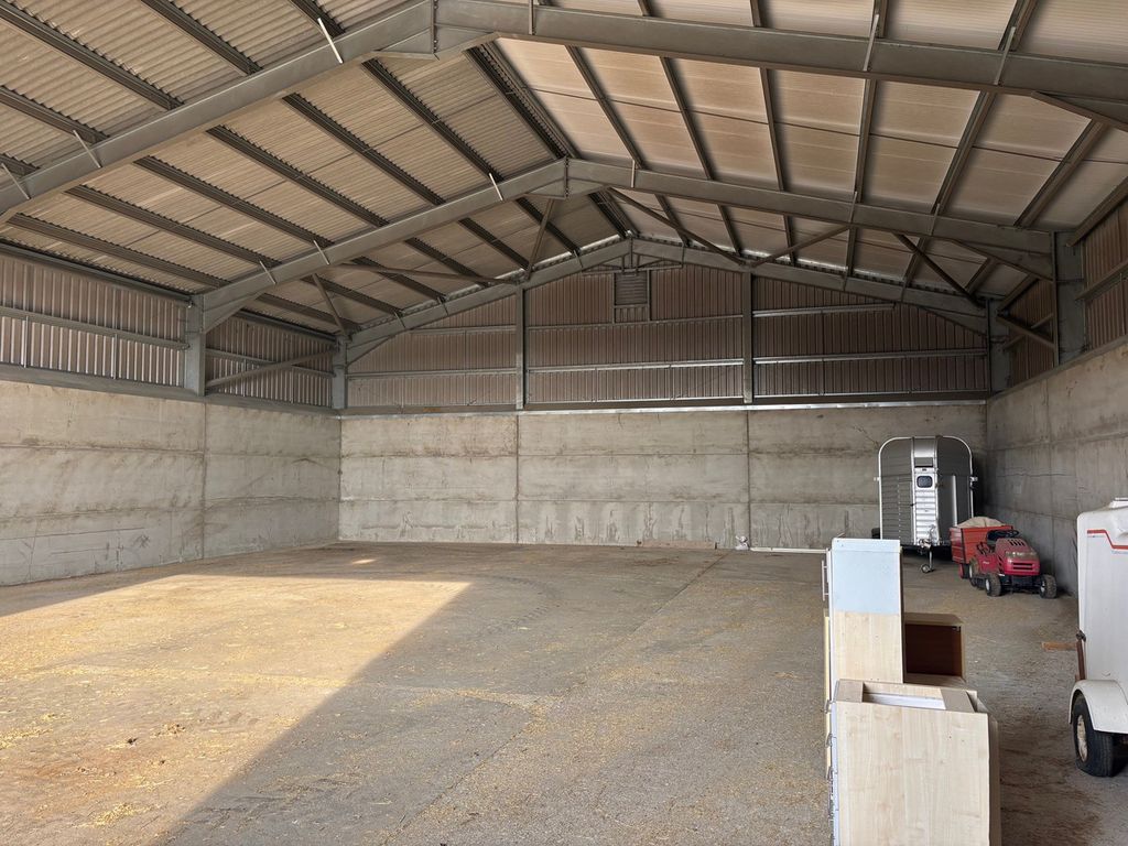 Property photo 2 of 6