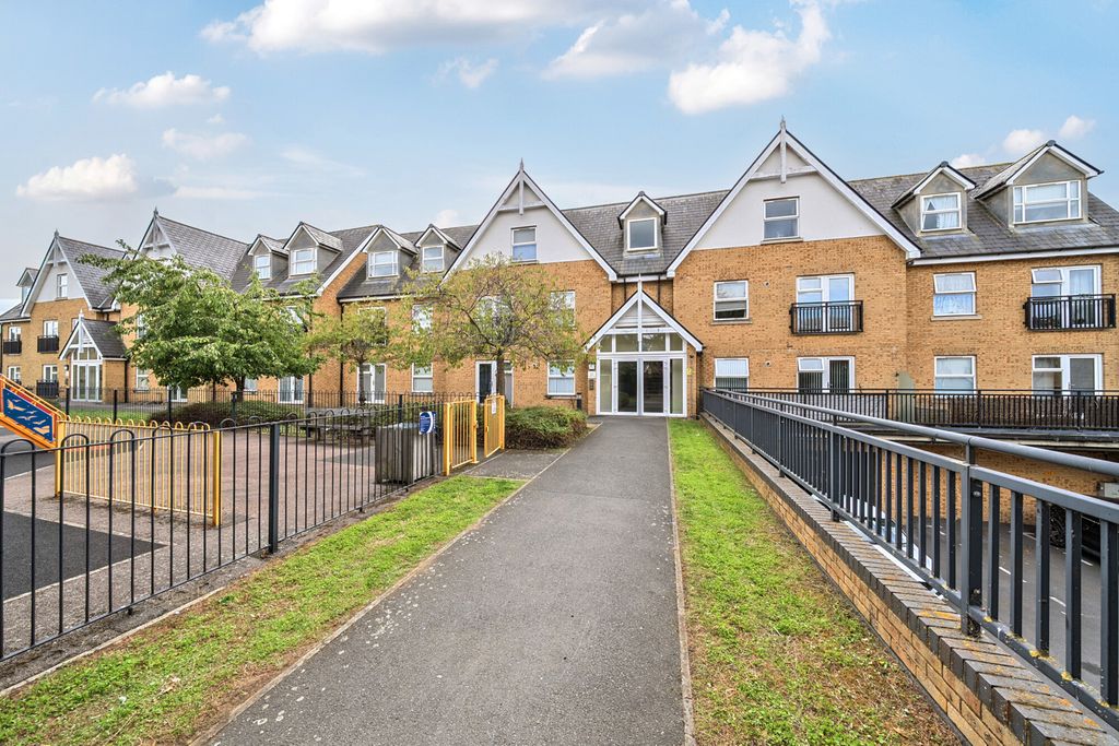 Property photo 1 of 19 External