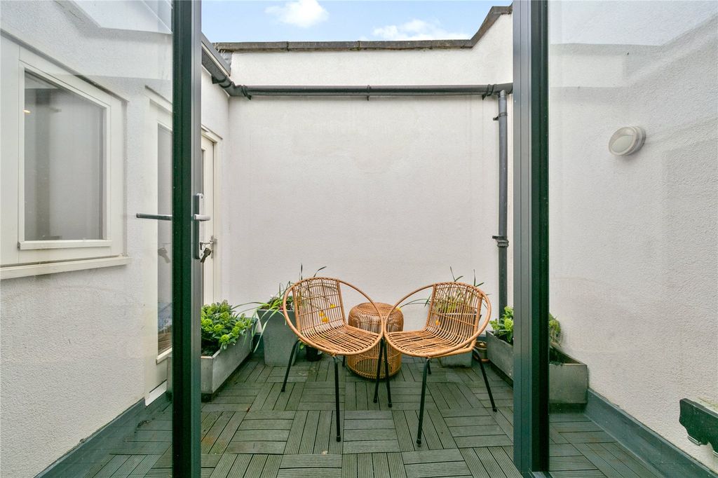 Property photo 2 of 12 Picture No. 08