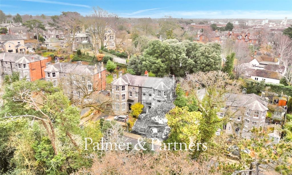 Property photo 3 of 24 Picture No. 05