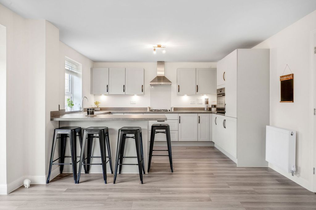 Property photo 3 of 30