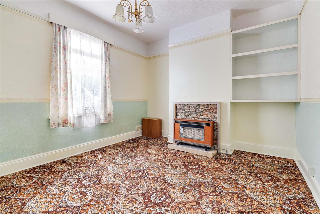 Property photo 3 of 15 Img (2).Jpg