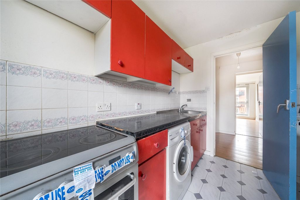 Property photo 3 of 16 Kitchen