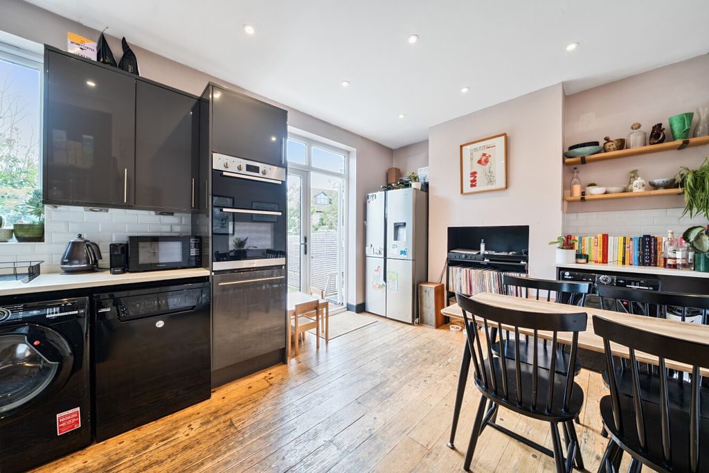 Property photo 3 of 18 1470664-4-6A1F15d...