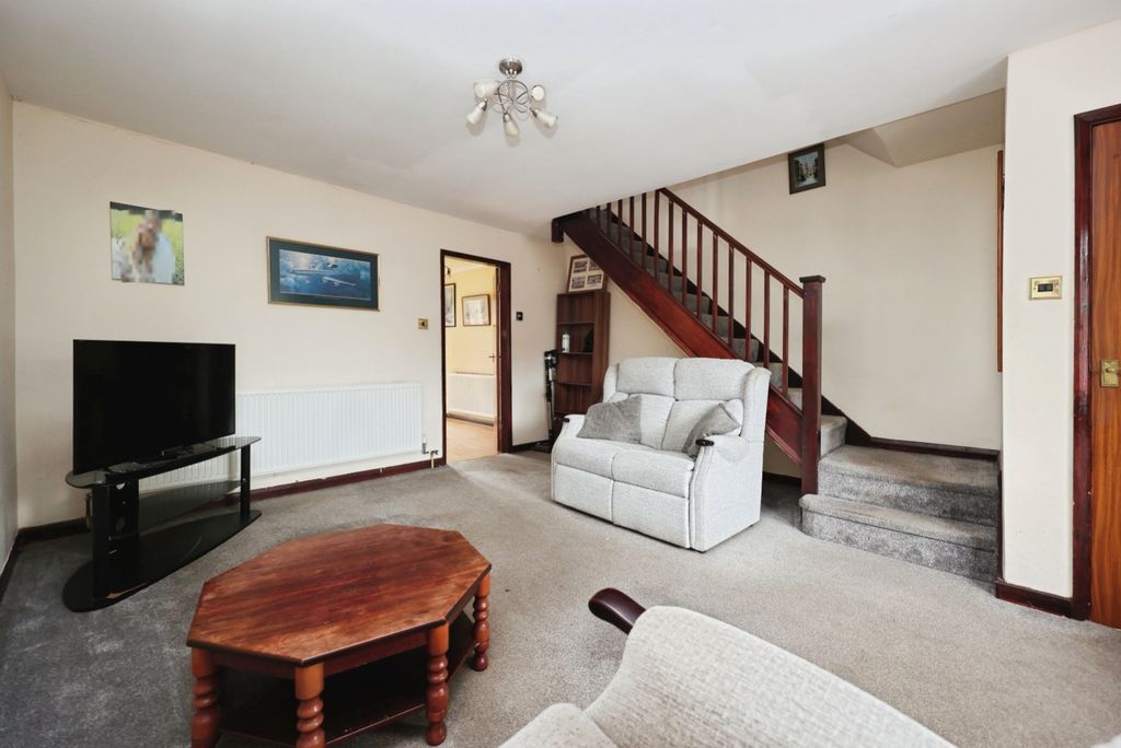 Property photo 2 of 15 5139173