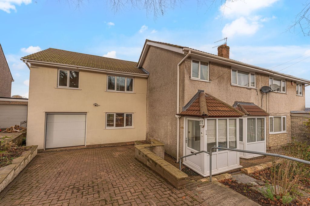 Property photo 1 of 50
