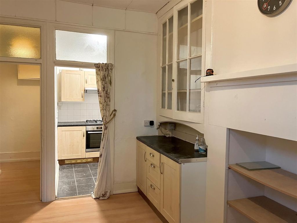 Property photo 3 of 9