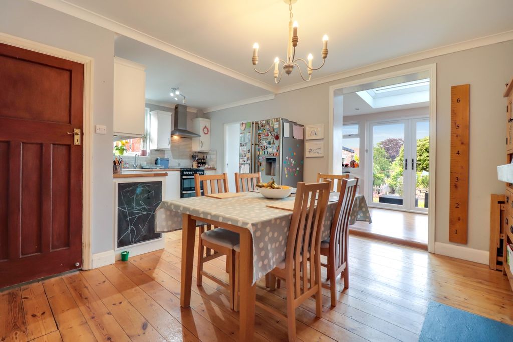 Property photo 3 of 16 Kitchen Dining Room