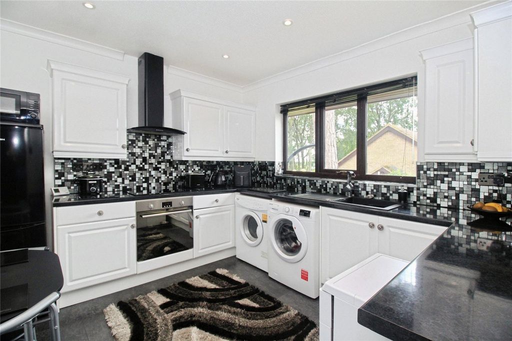 Property photo 2 of 11 Kitchen Diner