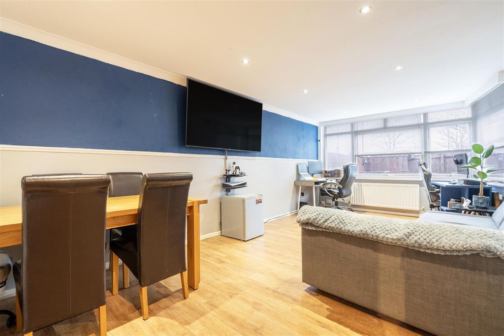 Property photo 3 of 8 Living Room