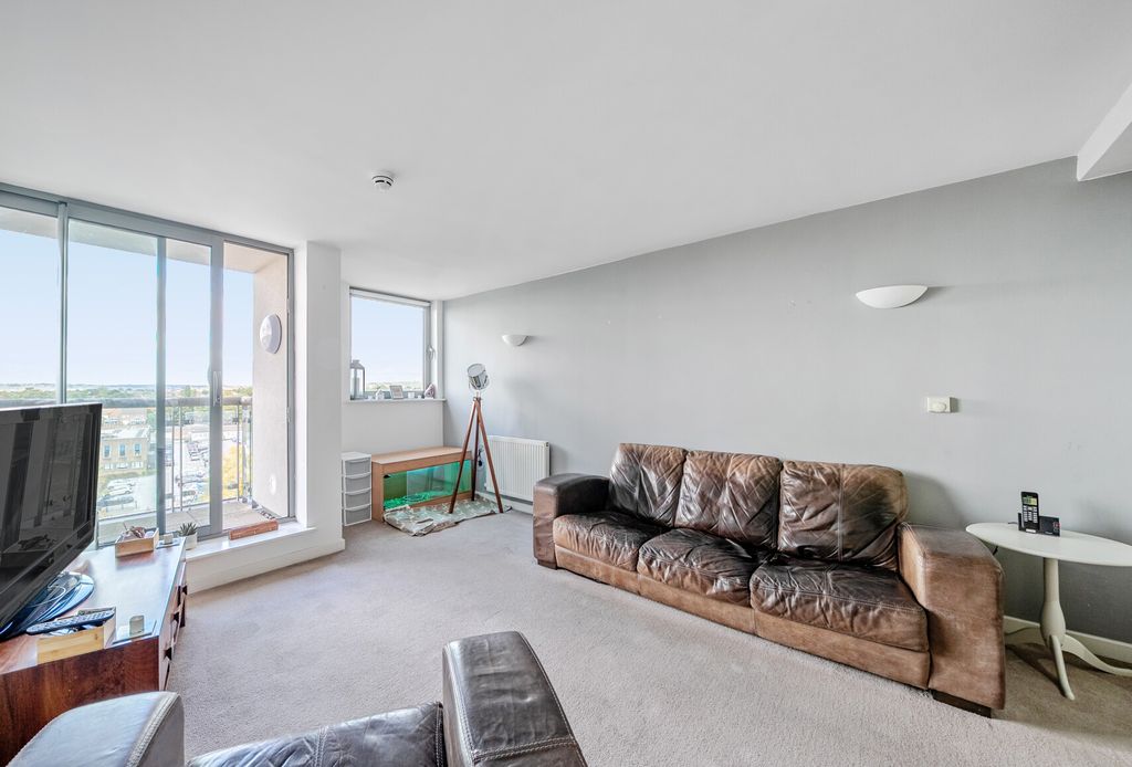 Property photo 2 of 15 1357687-15-68d323...