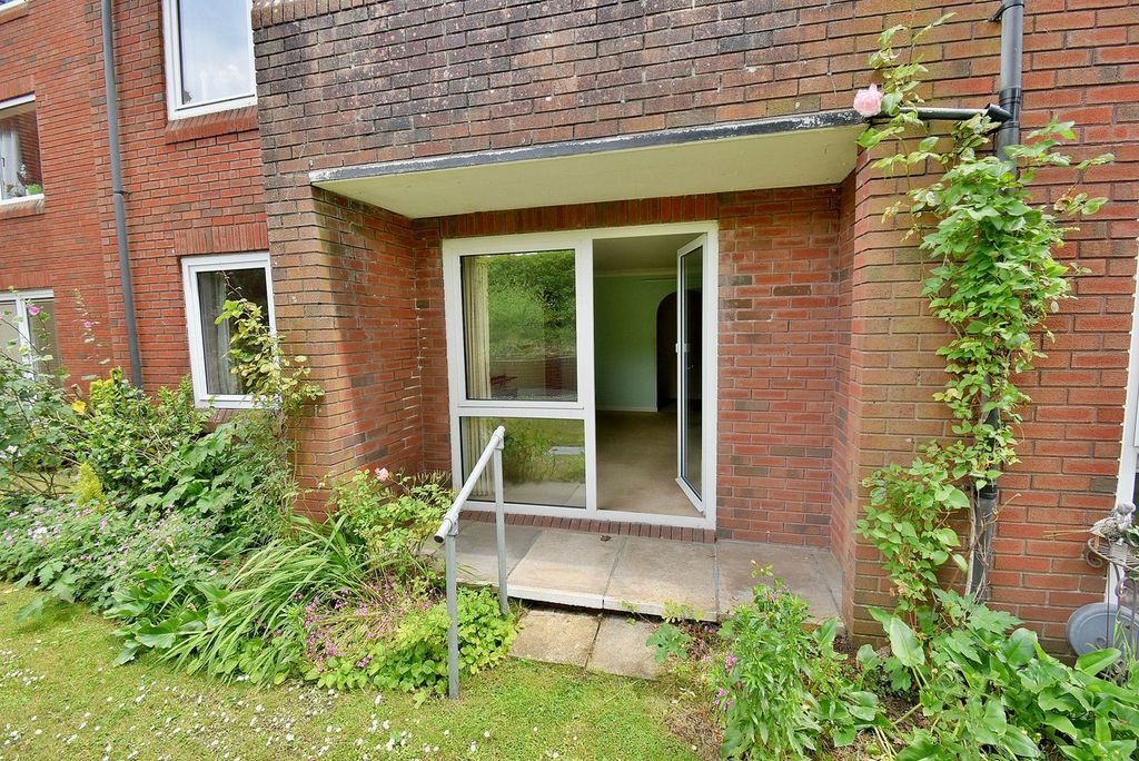 Property photo 3 of 12