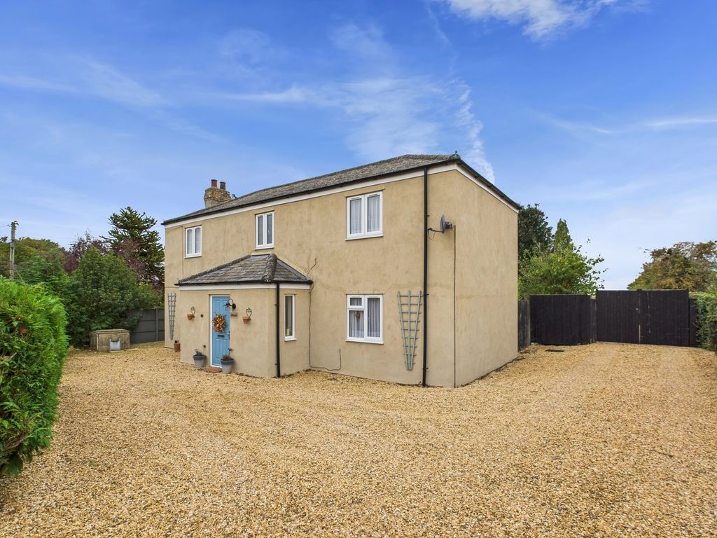 Property photo 2 of 39