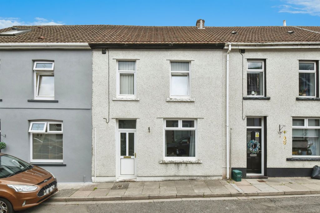 Property photo 1 of 17