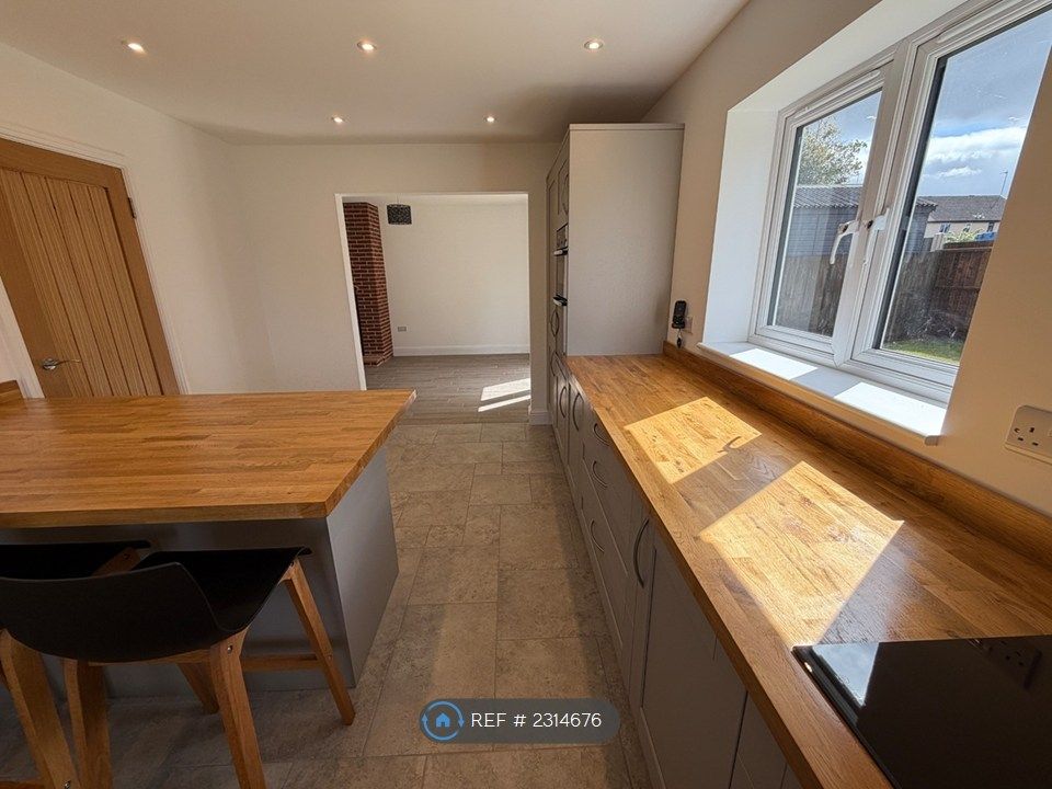 Property photo 3 of 30 Kitchen