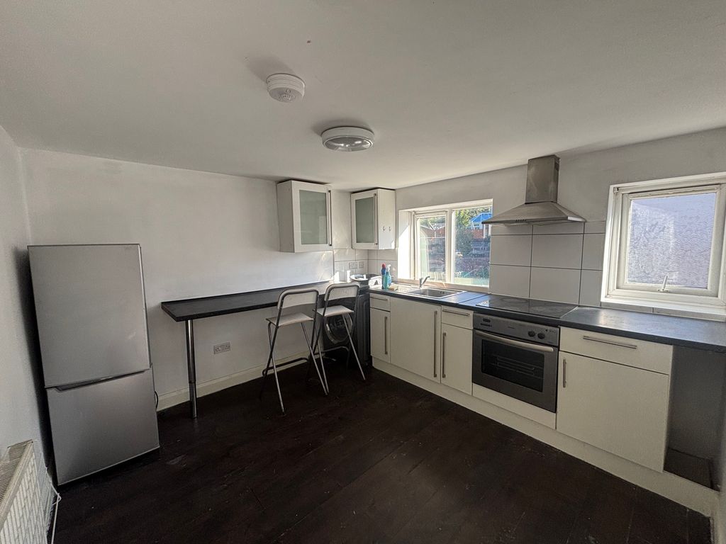 Property photo 2 of 10 Kitchen Diner 