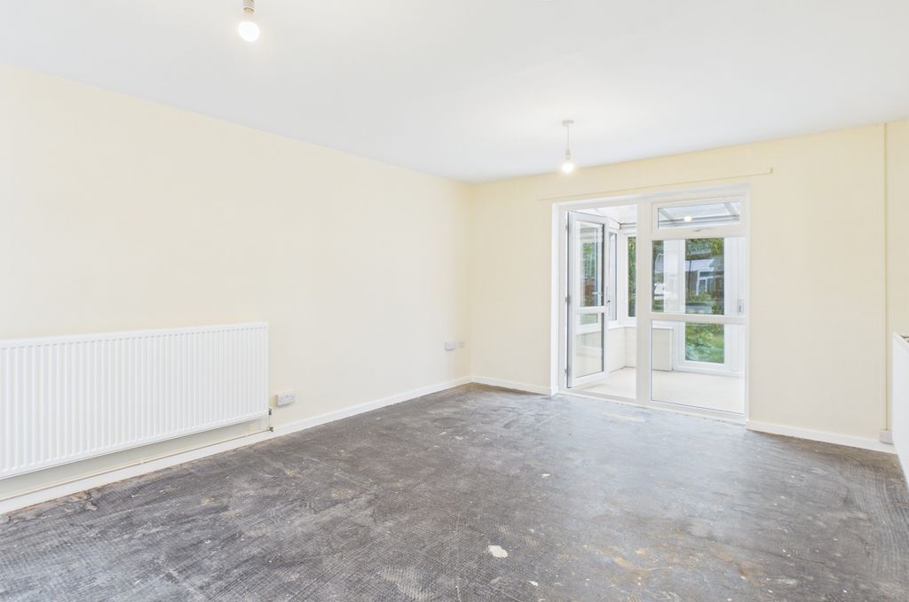 Property photo 3 of 18 Cam02519G0-Pr0497-Still002