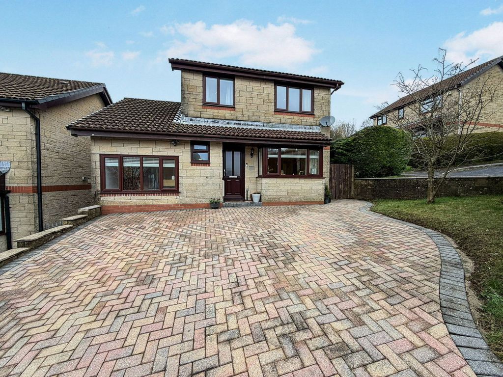 Property photo 1 of 40