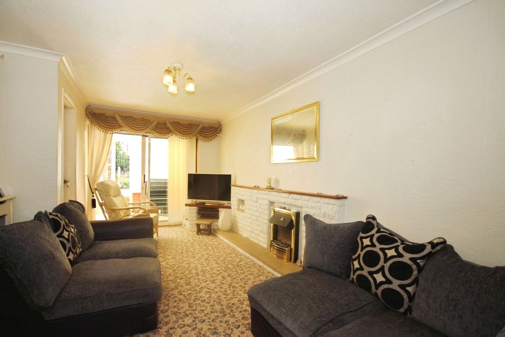 Property photo 2 of 12 Living Room