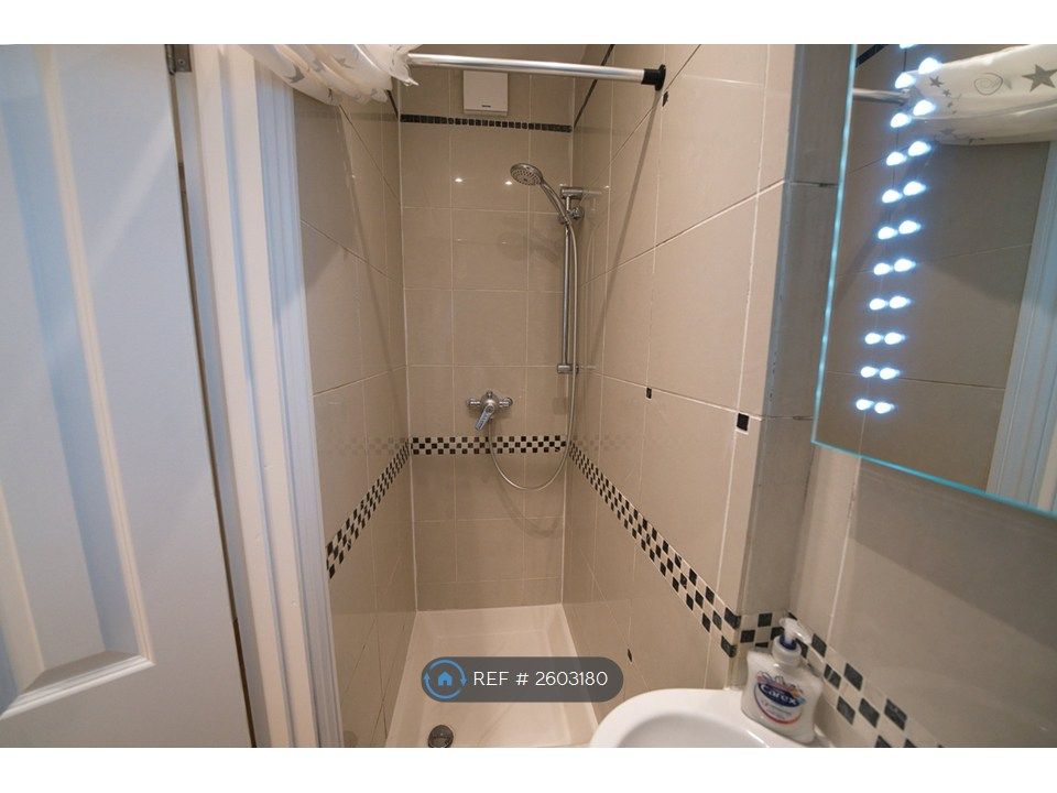 Property photo 2 of 16 Bathroom 1