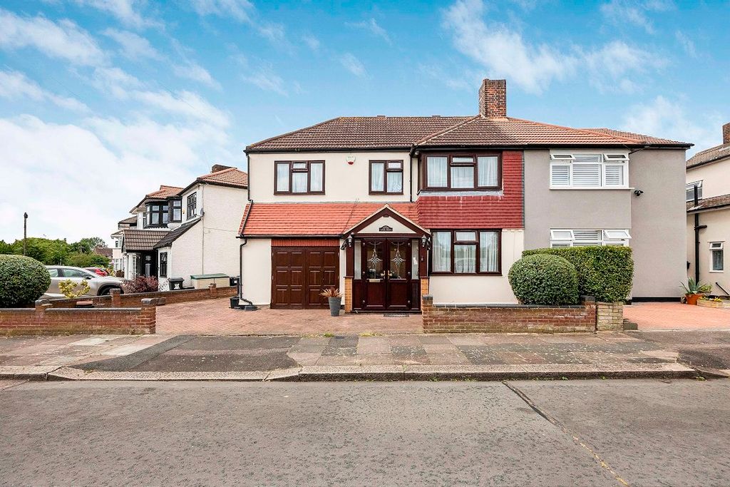 Property photo 1 of 23