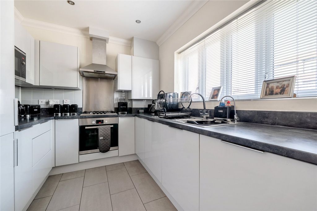 Property photo 2 of 18 Picture No. 06