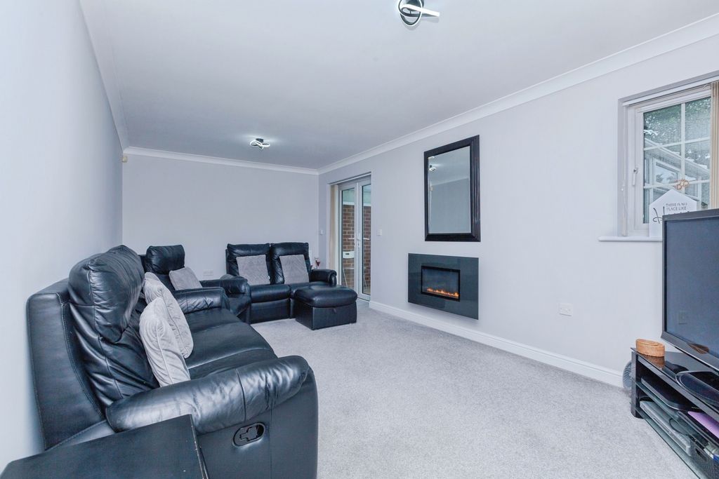 Property photo 3 of 21 Pbox-Img.Jpg