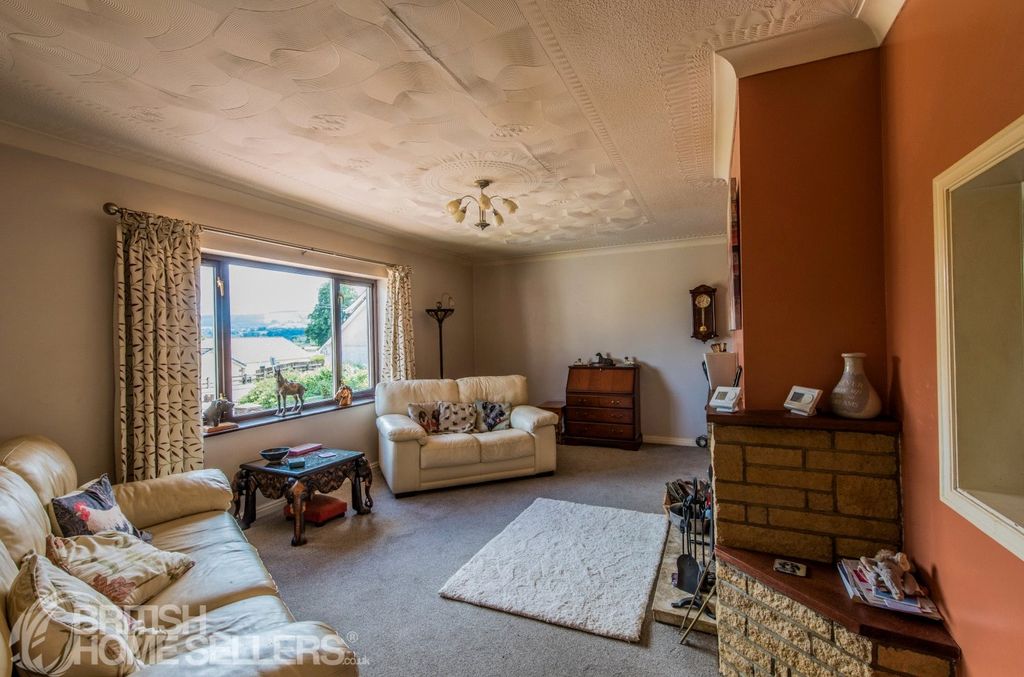 Property photo 3 of 16 Picture No. 14
