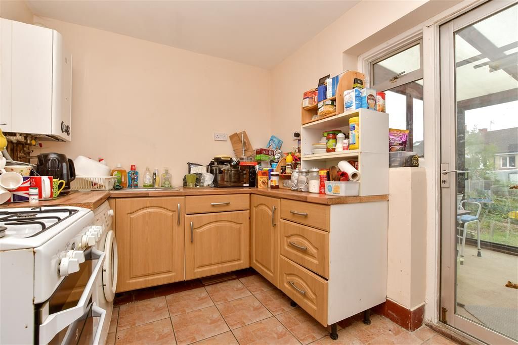 Property photo 3 of 6 Kitchen