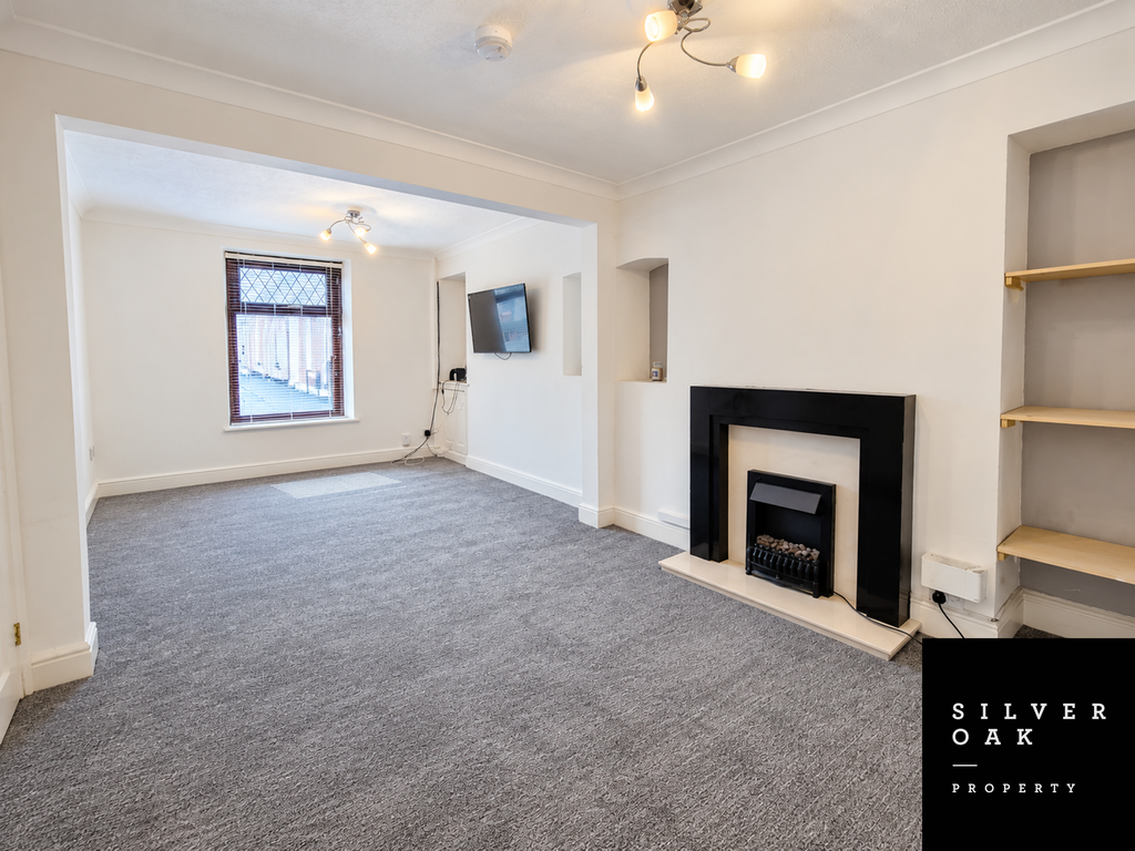 Property photo 3 of 10 15 R (3)