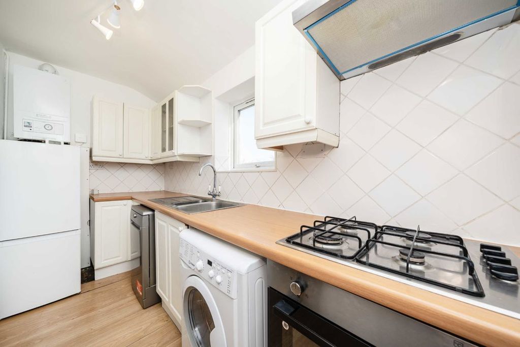 Property photo 3 of 4