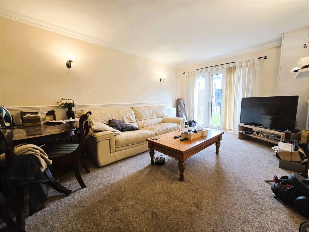 Property photo 3 of 8 Picture No. 14