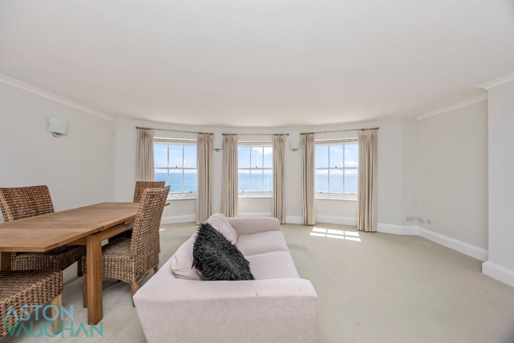 Property photo 2 of 15 5288431