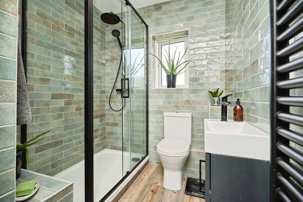 Property photo 3 of 14 Shower Room