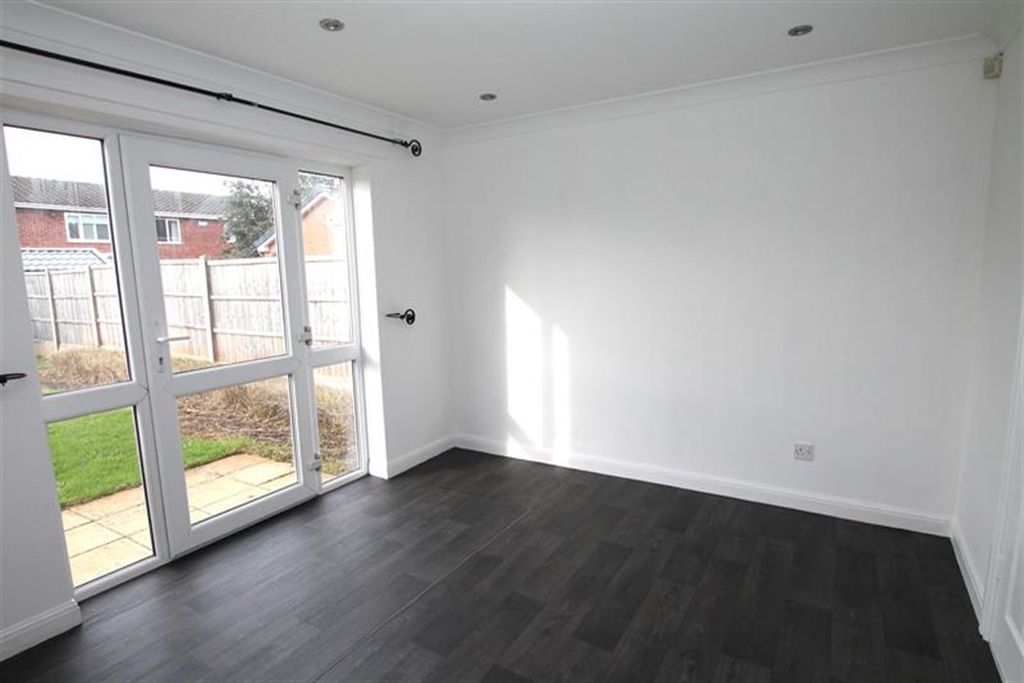 Property photo 3 of 30 Dining Room