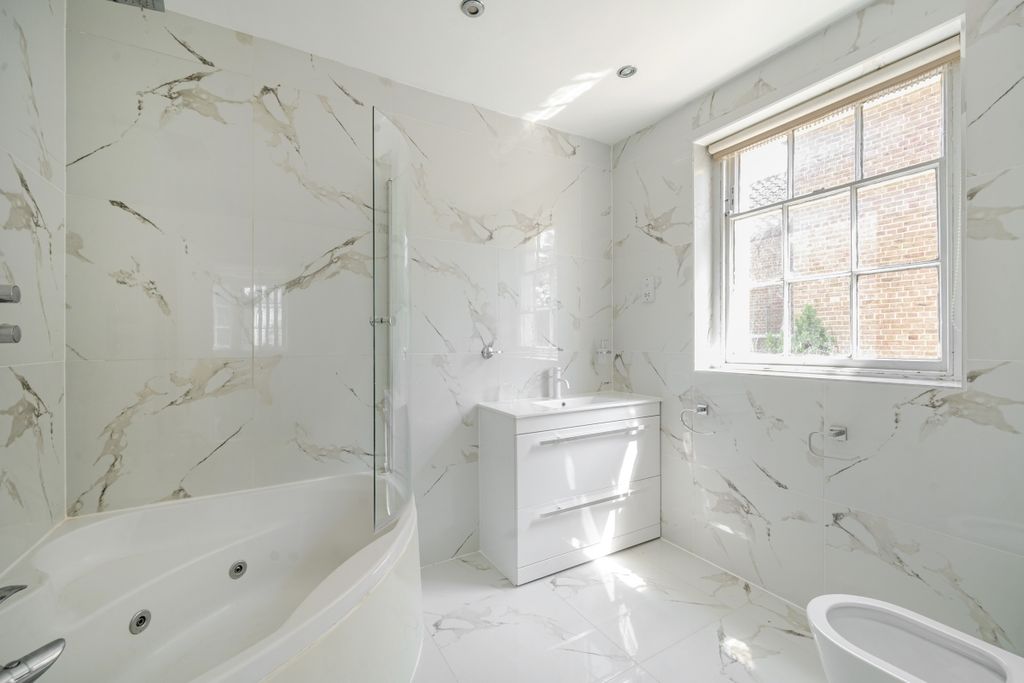 Property photo 2 of 14 1314803-9-68540Ea...