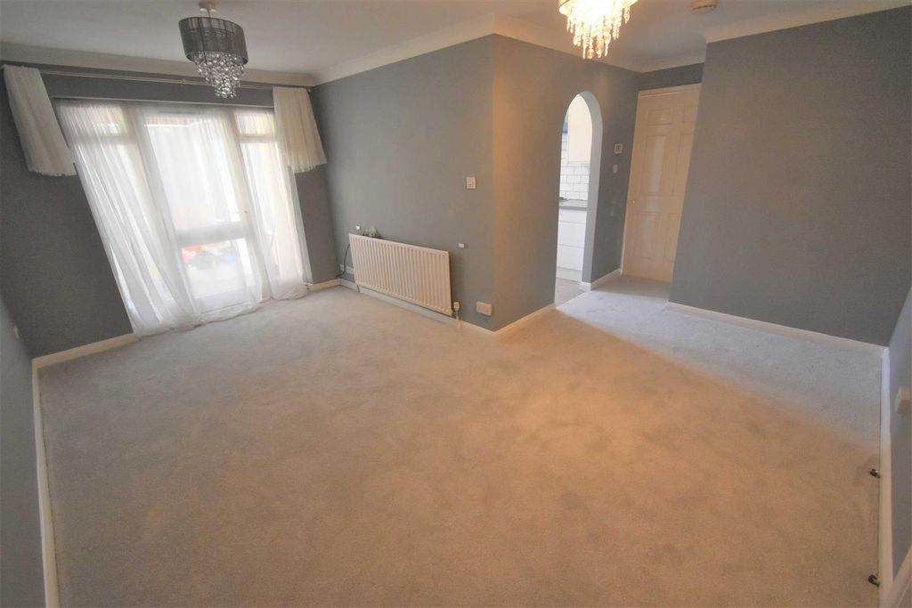 Property photo 3 of 5