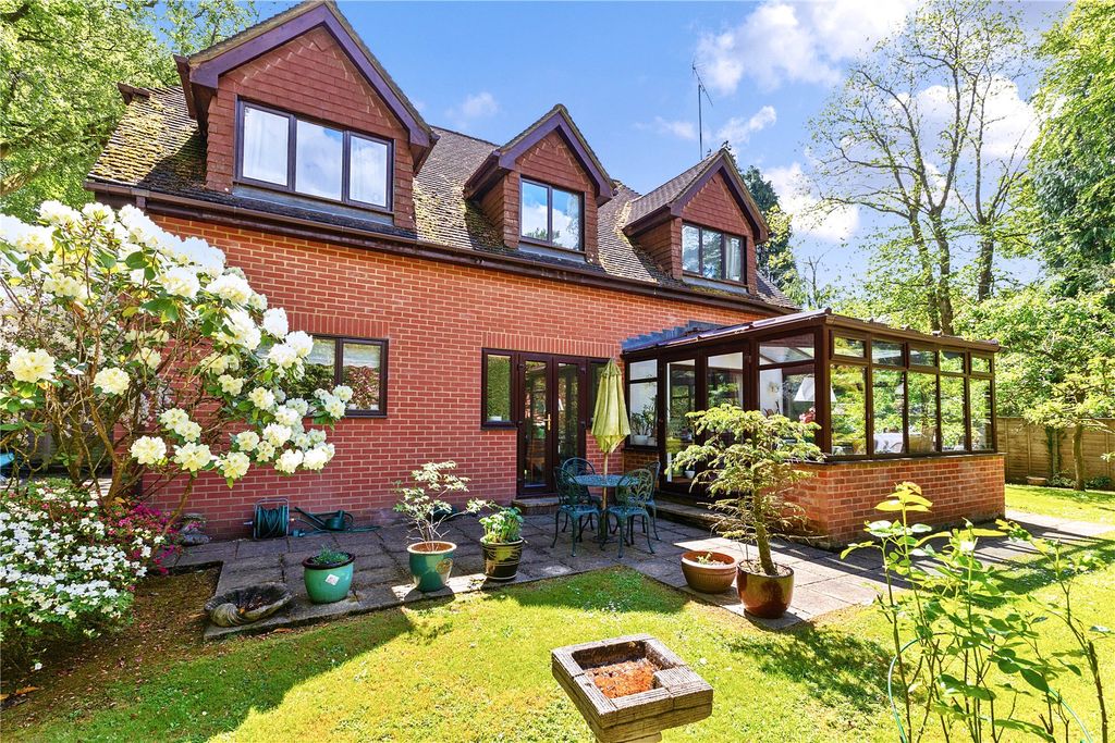 Property photo 2 of 31 Picture No. 17