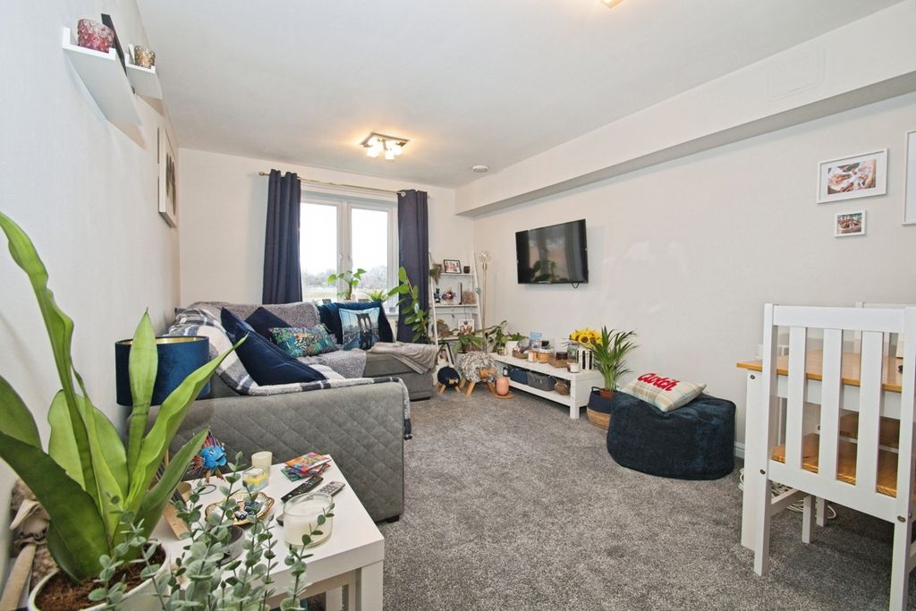 Property photo 3 of 14 Pbox-Img.Jpg