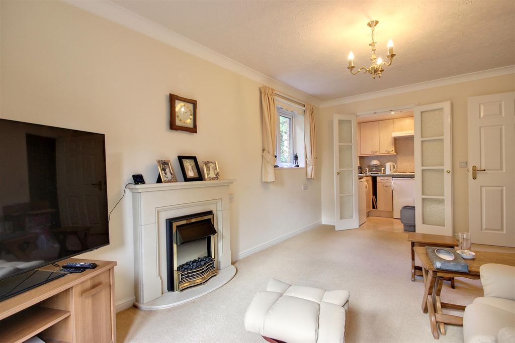 Property photo 3 of 11