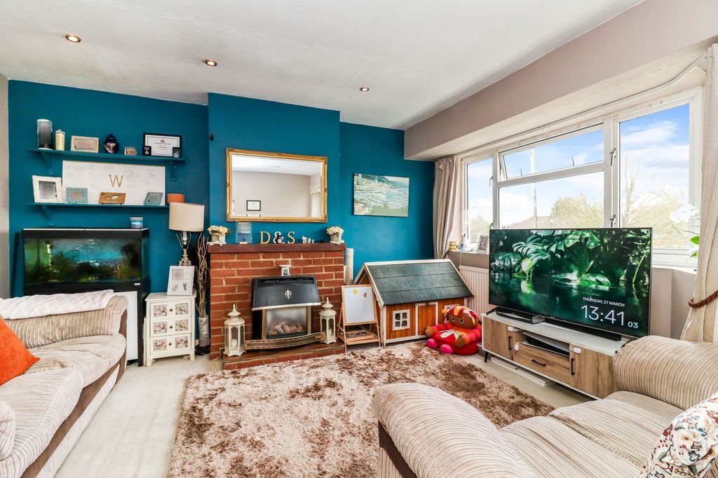 Property photo 2 of 14