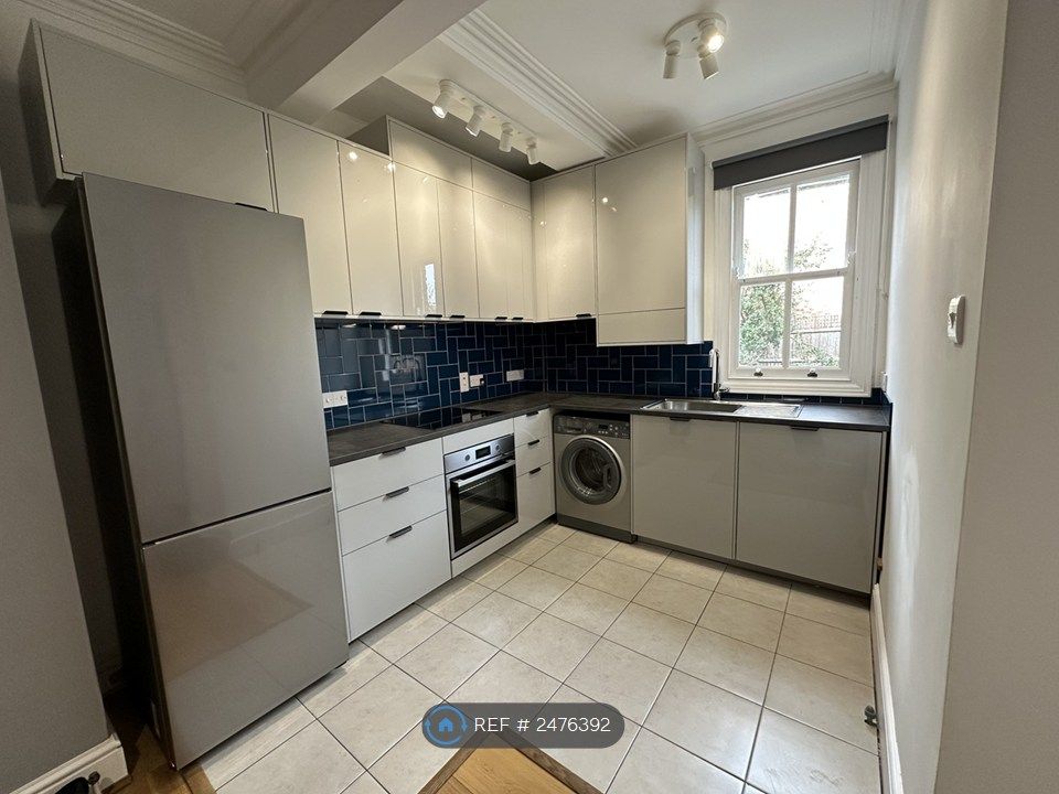 Property photo 3 of 7 Kitchen