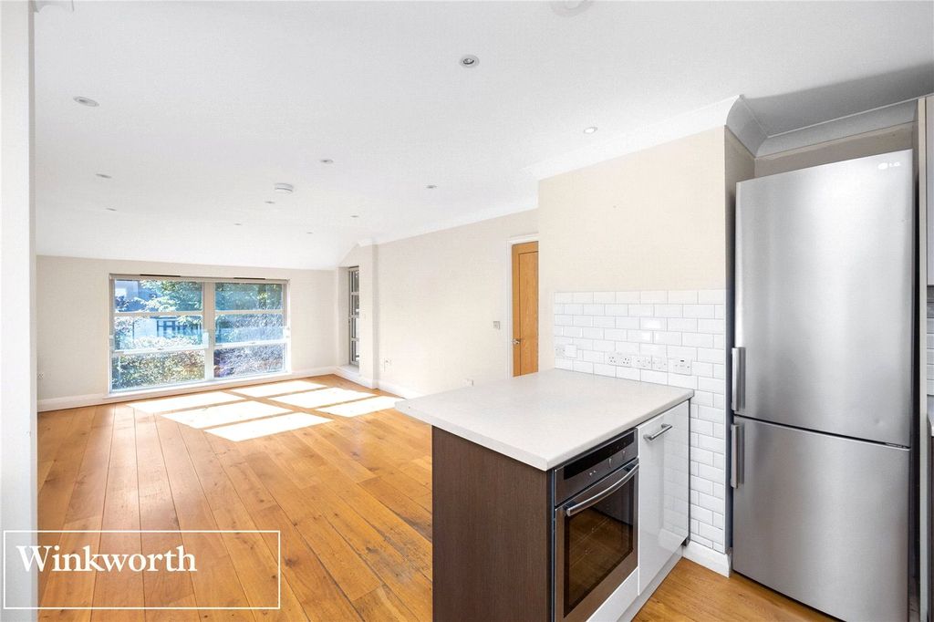 Property photo 3 of 17 Picture No. 10