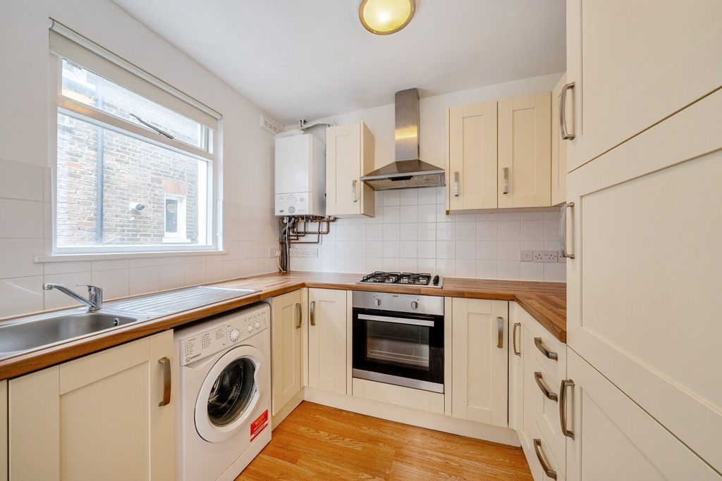 Property photo 2 of 12 Picture No. 11