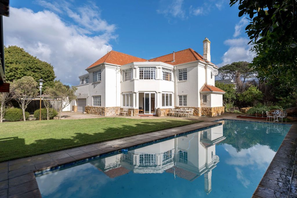 Property photo 1 of 45 Kw1706382
