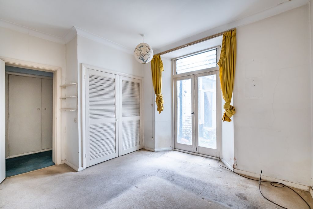 Property photo 3 of 7 Bedroom