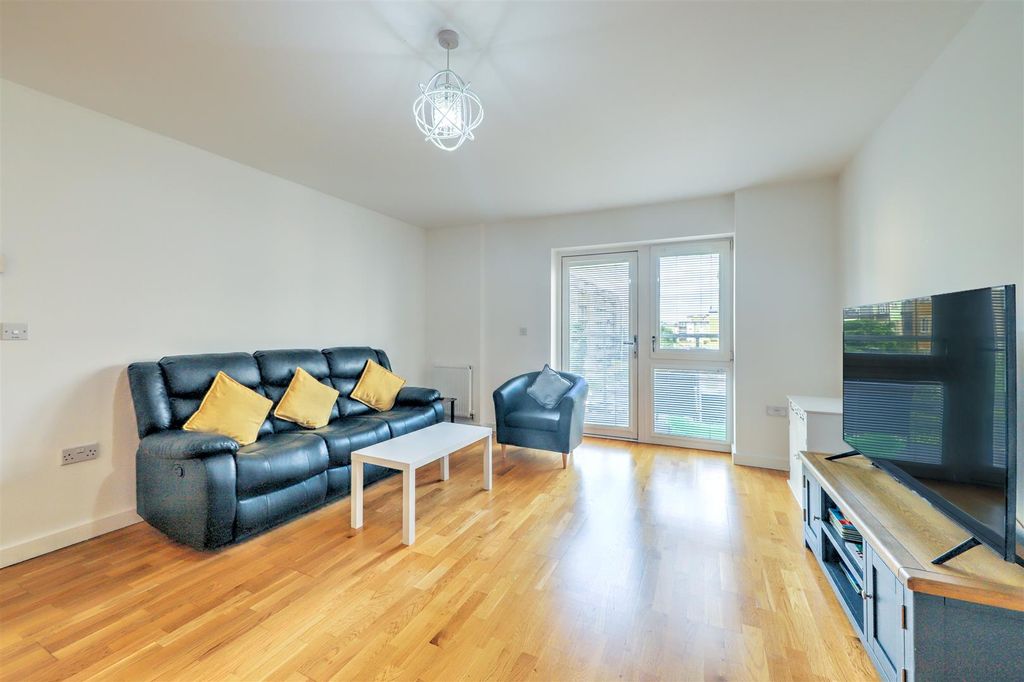 Property photo 3 of 14 Living Room